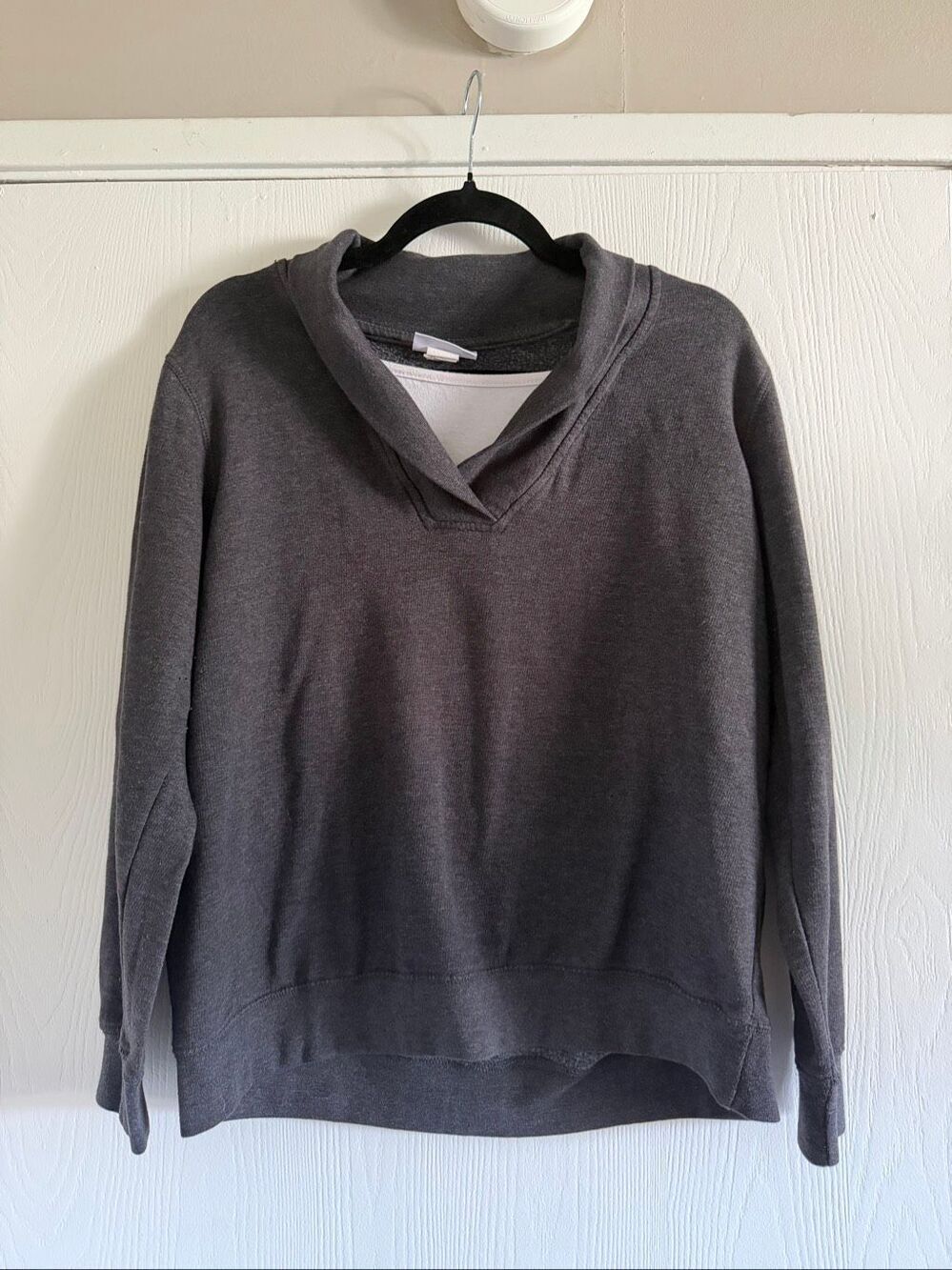 CW Classics (Coldwater Creek) sweatshirt in charcoal dark gray size large - Picture 6 of 6